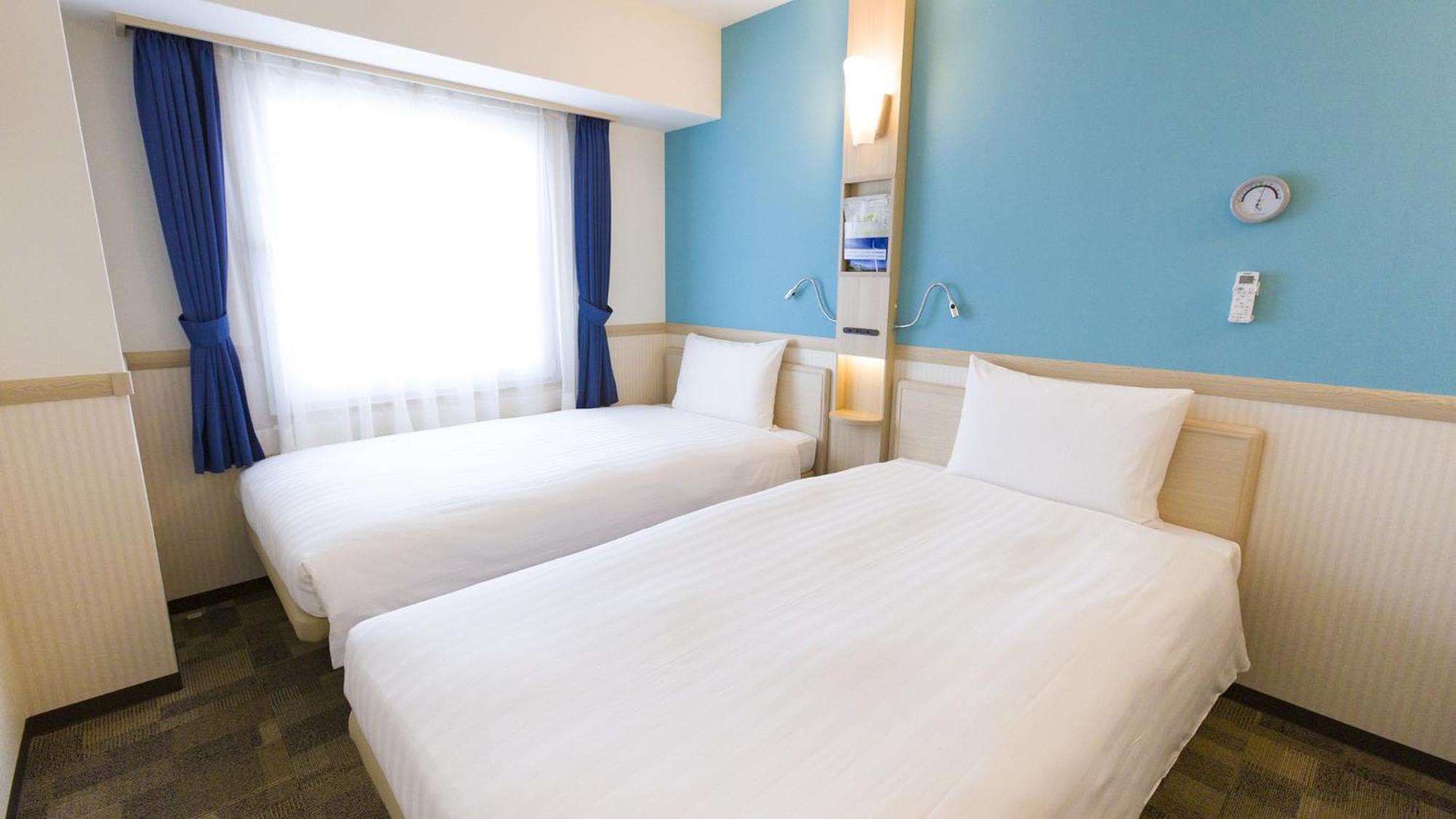 Toyoko Inn Osaka Kadoma-Shi Ekimae Moriguchi Стая снимка